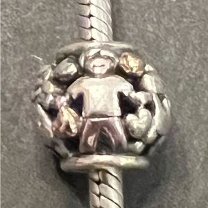 Pandora Family Forever charm